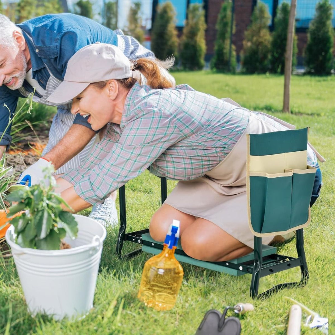 2-in-1 Klappbare Garten-Kniebank mit EVA-Polster & Werkzeugtasche